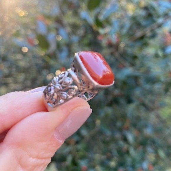 Vintage Jewelry - VTG 925 Sterling Carnelian Agate Ornate Statement RING